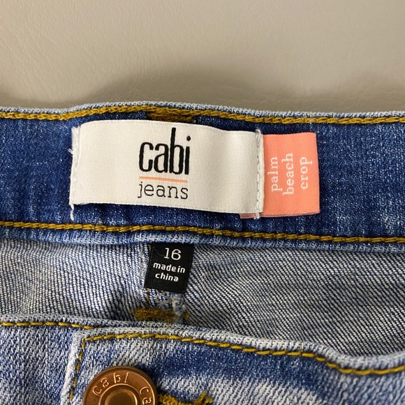 Cabi Palm Beach Crop Jeans Button Fly Wide Leg Denim Size 16 Blue Light Wash - Picture 3 of 12
